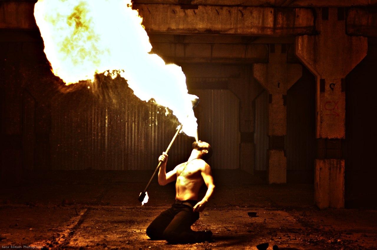 Огненное световое шоу на праздник