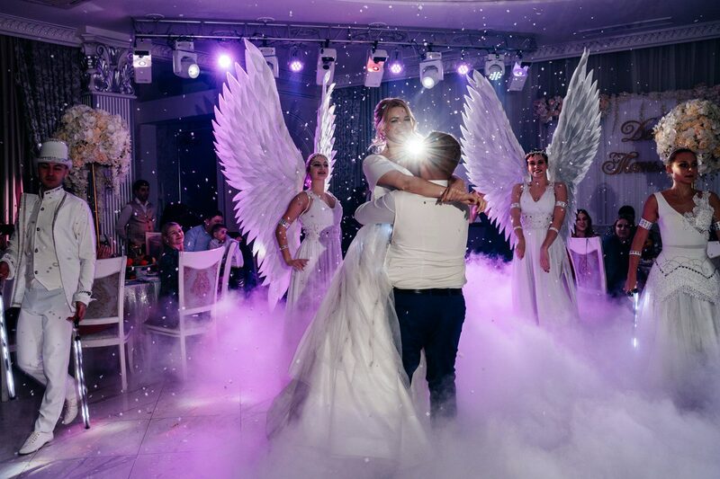 заказать шоу на свадьбу в москве