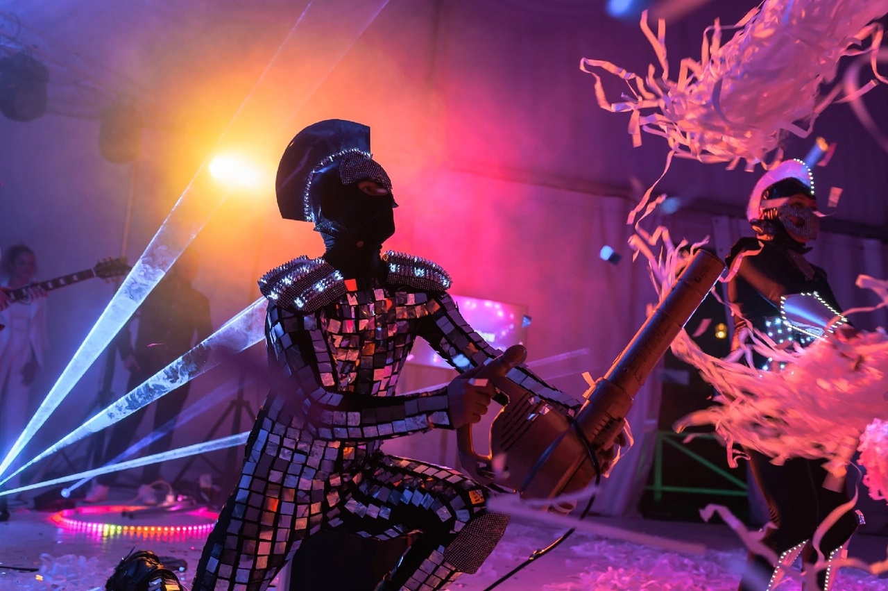 бумажное шоу в москве